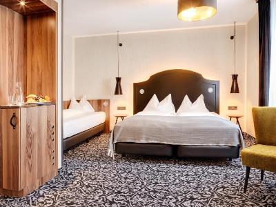 bedroom 6 - hotel grauer baer - innsbruck, austria