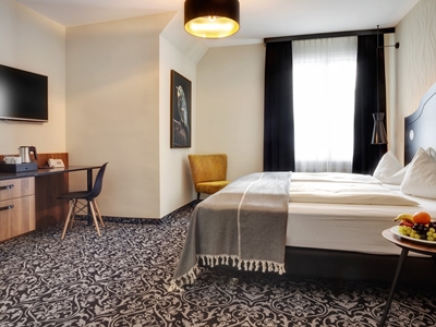 bedroom 8 - hotel grauer baer - innsbruck, austria