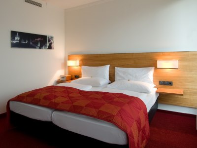 bedroom 3 - hotel arcotel castellani - salzburg, austria