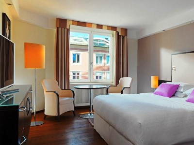 bedroom 4 - hotel sheraton grand salzburg - salzburg, austria