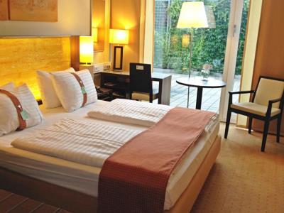 bedroom 1 - hotel holiday inn salzburg city - salzburg, austria