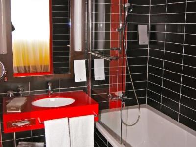 bathroom - hotel best western plus amedia art - salzburg, austria