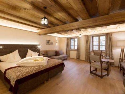 bedroom 4 - hotel romantik im weissen rossl - st wolfgang, austria