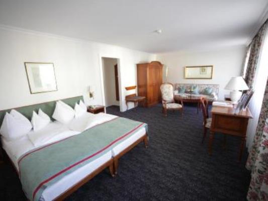 bedroom 1 - hotel romantik im weissen rossl - st wolfgang, austria