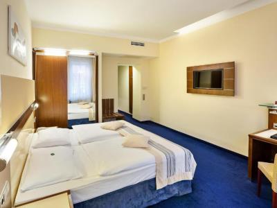 bedroom 2 - hotel austria trend europa wien - vienna, austria