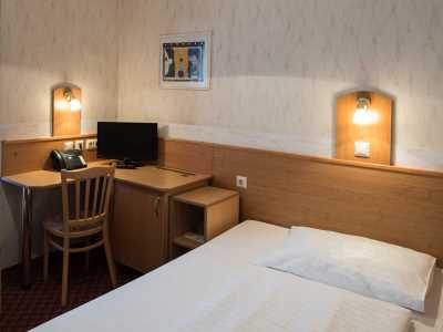 bedroom 1 - hotel admiral - vienna, austria