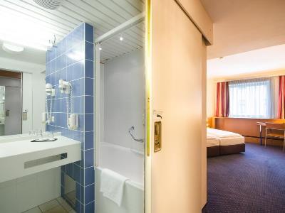 bathroom - hotel hotel strudlhof vienna - vienna, austria