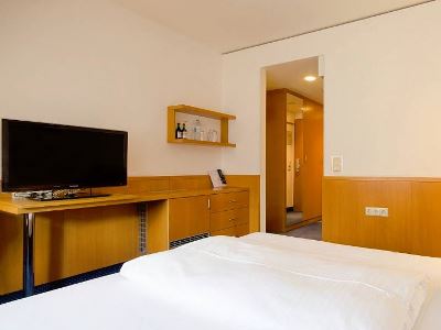 bedroom 4 - hotel hotel strudlhof vienna - vienna, austria