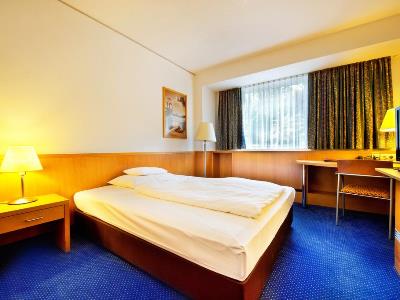 bedroom - hotel hotel strudlhof vienna - vienna, austria