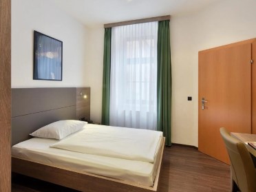 bedroom 1 - hotel lucia (non refund) - vienna, austria