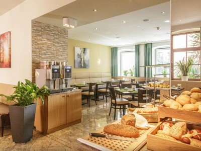 breakfast room - hotel lucia (non refund) - vienna, austria