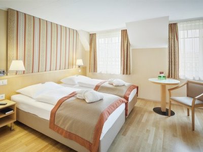 bedroom 5 - hotel austria trend ananas - vienna, austria