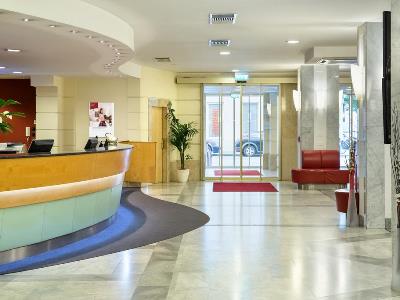 lobby - hotel austria trend ananas - vienna, austria