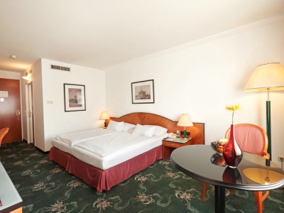bedroom - hotel arcotel wimberger - vienna, austria