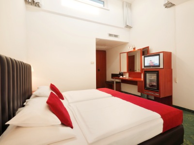 junior suite - hotel arcotel wimberger - vienna, austria