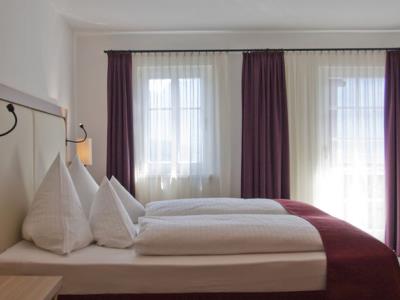 deluxe room - hotel heritage - hallstatt, austria