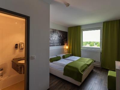 bedroom 6 - hotel life hotel vienna airport - fischamend, austria
