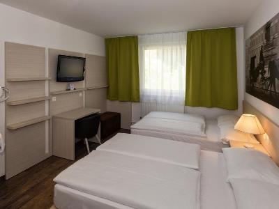 bedroom 9 - hotel life hotel vienna airport - fischamend, austria
