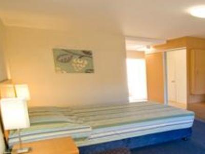 bedroom 2 - hotel best western airport 85 motel - brisbane, australia