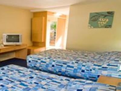 bedroom 3 - hotel best western airport 85 motel - brisbane, australia