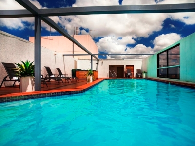 outdoor pool - hotel grand chancellor brisbane - brisbane, australia