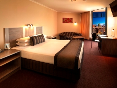 standard bedroom - hotel grand chancellor brisbane - brisbane, australia
