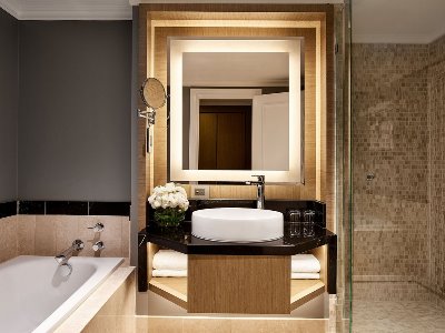 bathroom - hotel brisbane marriott - brisbane, australia