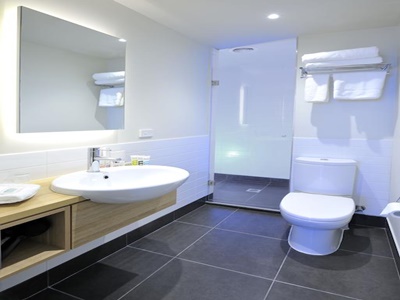 bathroom - hotel mercure melbourne therry street - melbourne, australia