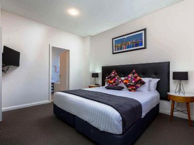 bedroom - hotel club wyndham perth, trademark collection - perth, australia