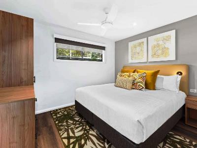 bedroom 3 - hotel club wyndham flynns beach - port macquarie, australia