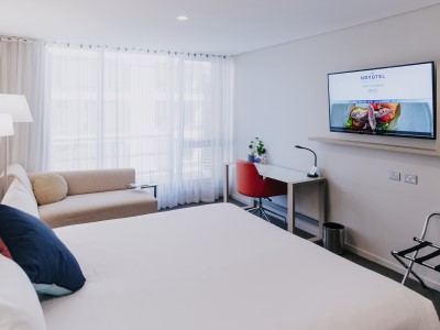 bedroom - hotel novotel newcastle beach - newcastle, australia