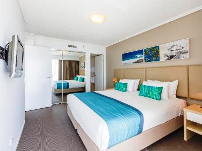 bedroom 2 - hotel club wyndham kirra beach, trademark coll - coolangatta, australia