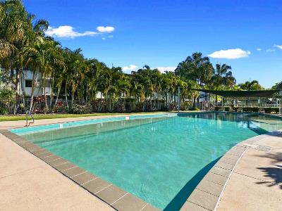 outdoor pool 1 - hotel ramada encore whale cove hervey bay - hervey bay, australia
