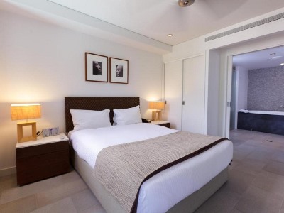 bedroom - hotel pullman sea temple resort and spa - palm cove, australia