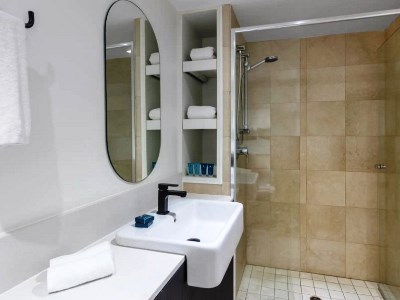bathroom - hotel club wyndham sydney,trademark collection - sydney, australia