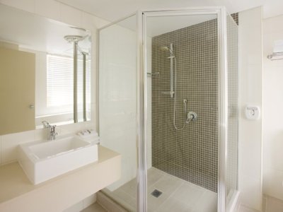 bathroom - hotel best western plus hotel stellar - sydney, australia