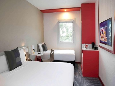 bedroom 2 - hotel ibis sydney airport - sydney, australia