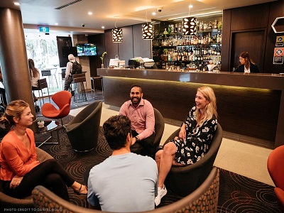 bar - hotel novotel parramatta - sydney, australia