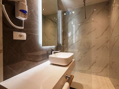 bathroom - hotel sunce - neum, bosnia and herzegovina