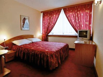bedroom - hotel park - bihac, bosnia and herzegovina