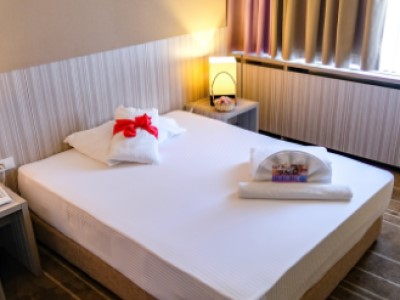 bedroom - hotel hollywood - sarajevo, bosnia and herzegovina