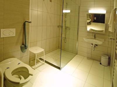 bathroom 1 - hotel herceg - medjugorje, bosnia and herzegovina