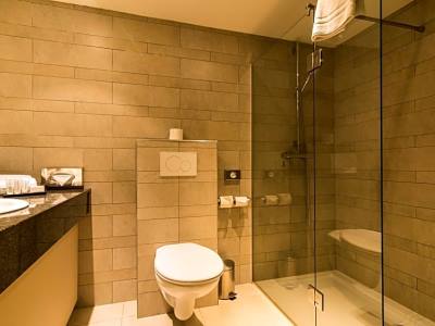 bathroom - hotel de keyser - antwerp, belgium