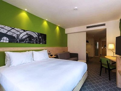 bedroom 1 - hotel hampton by hilton central station - antwerp, belgium