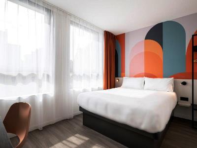 bedroom - hotel b and b antwerpen centrum - antwerp, belgium