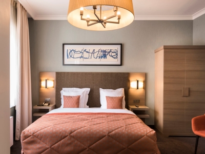 bedroom - hotel aragon - bruges, belgium