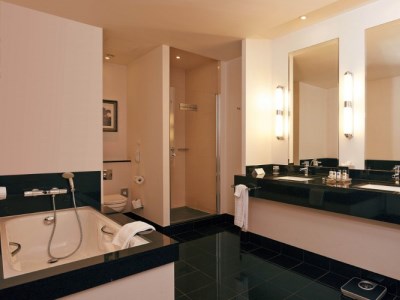bathroom - hotel dukes' palace - bruges, belgium