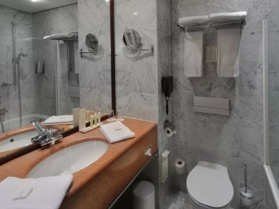 bathroom - hotel golden tulip de medici - bruges, belgium