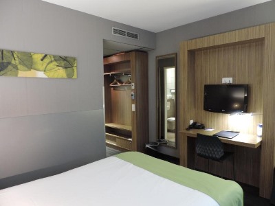 bedroom 2 - hotel best western brussels south - brussels, belgium