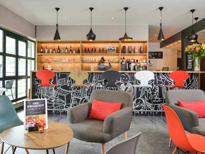 bar - hotel ibis dinant centre - dinant, belgium